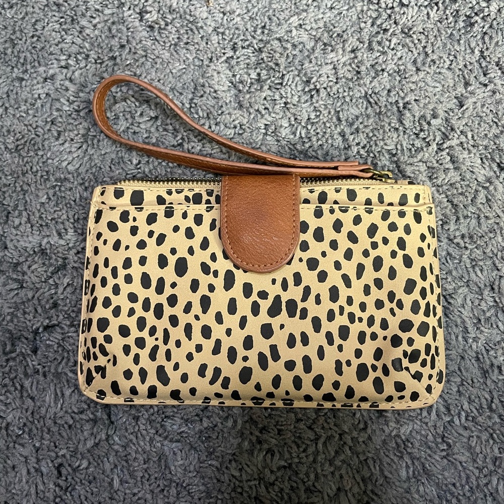 Nwot Universal Threads Dotted Wristlet - image 1